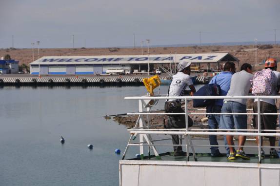Chegando ao porto perto de La Paz, na Baja California, no México